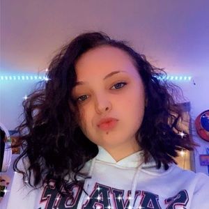 Meet your Posher, Casey